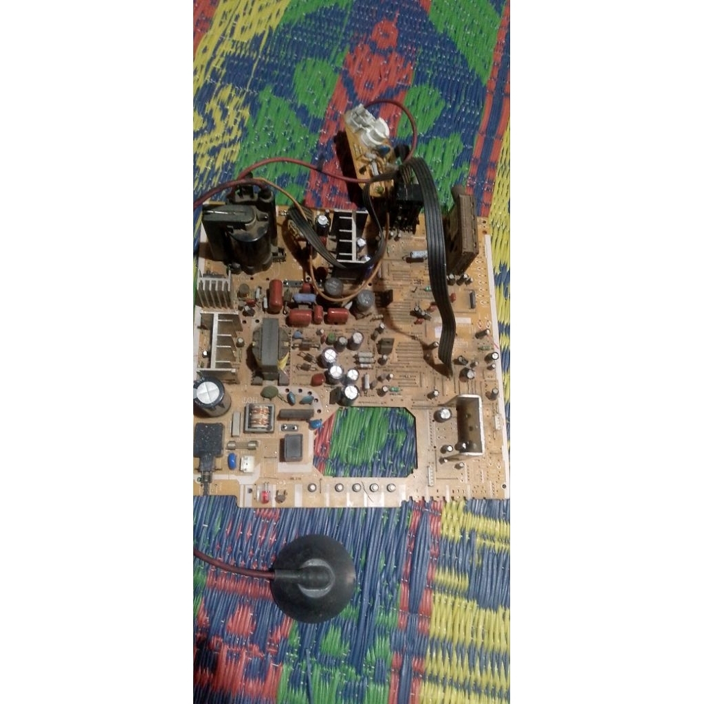 mesin tv Sharp 21in slim