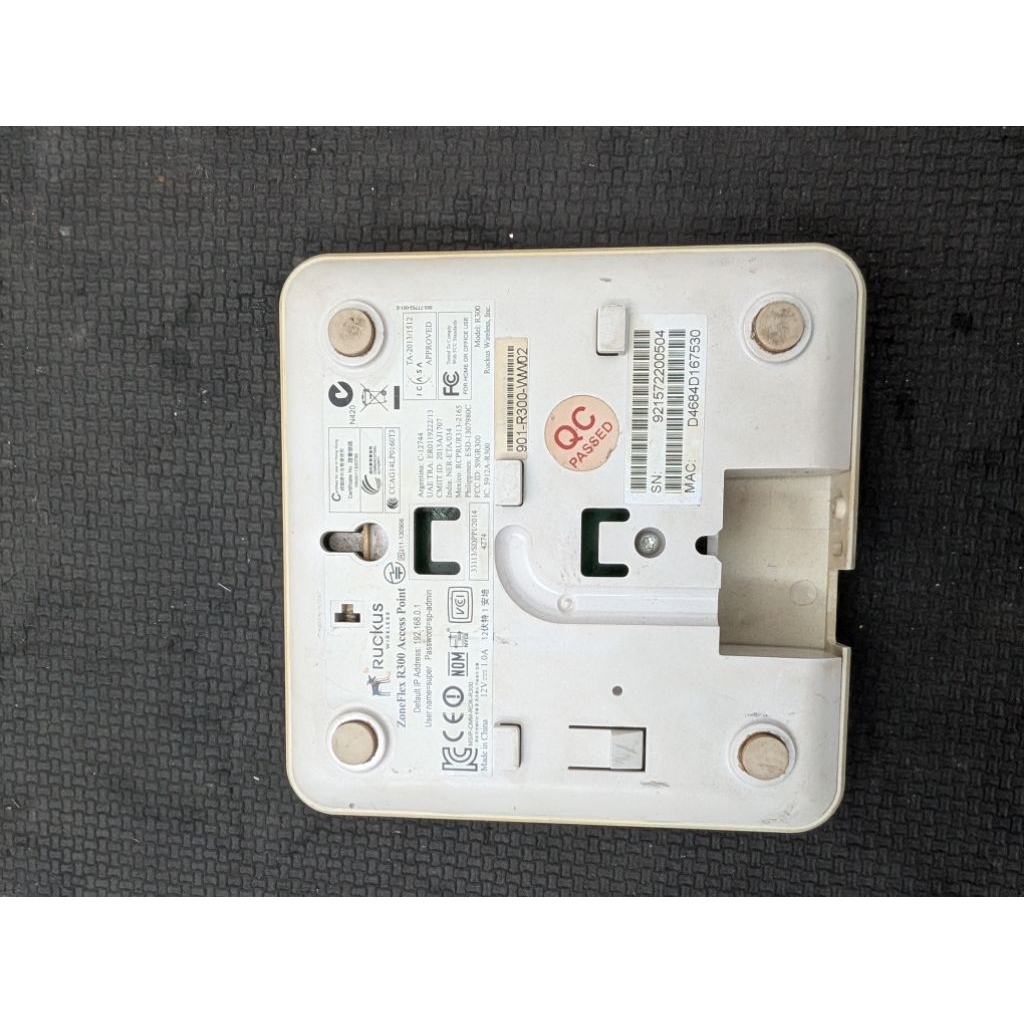 RUCKUS ZONEFLAX R300 ACCESS POINT