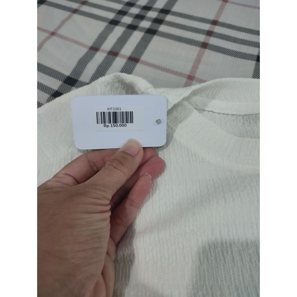 BAJU ATASAN RUMBAI PUTIH