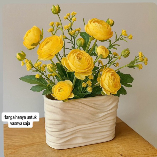 Vas Bunga/ Vas Keramik Selendang Ulir / Vas Keramik warna putih gading Vas model oval tinggi