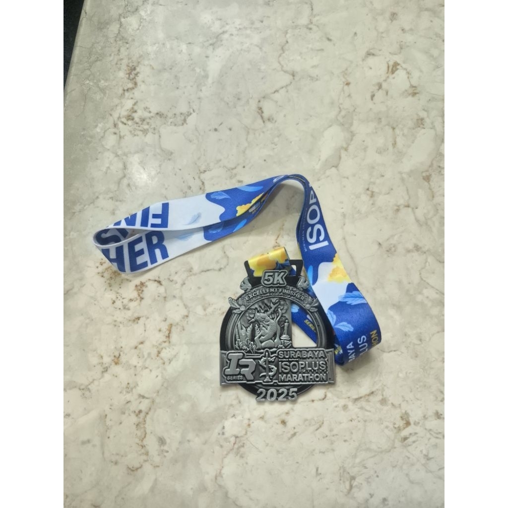 Medali isoplus Surabaya 2025 10K dan 5K medali Running