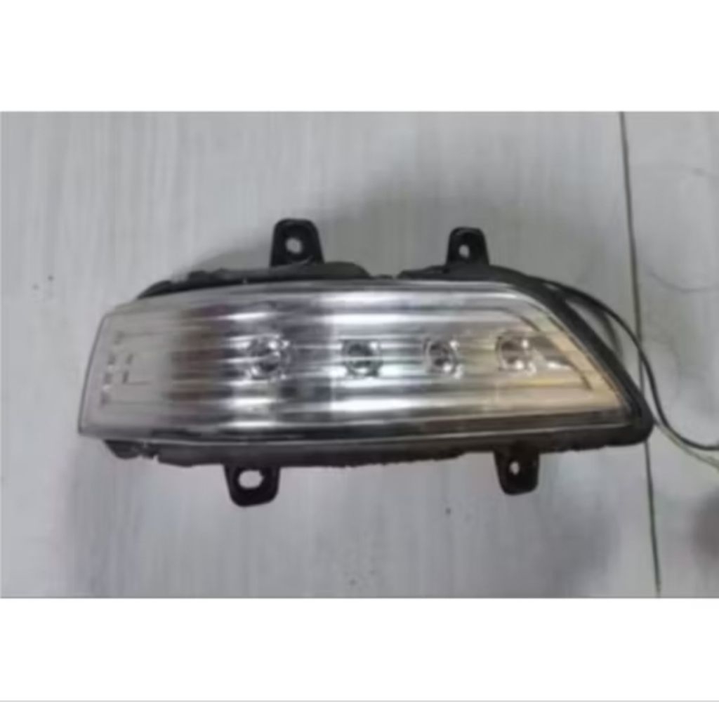 Lampu sein sen xenia vvti xenia Li xi R sporty KANAN