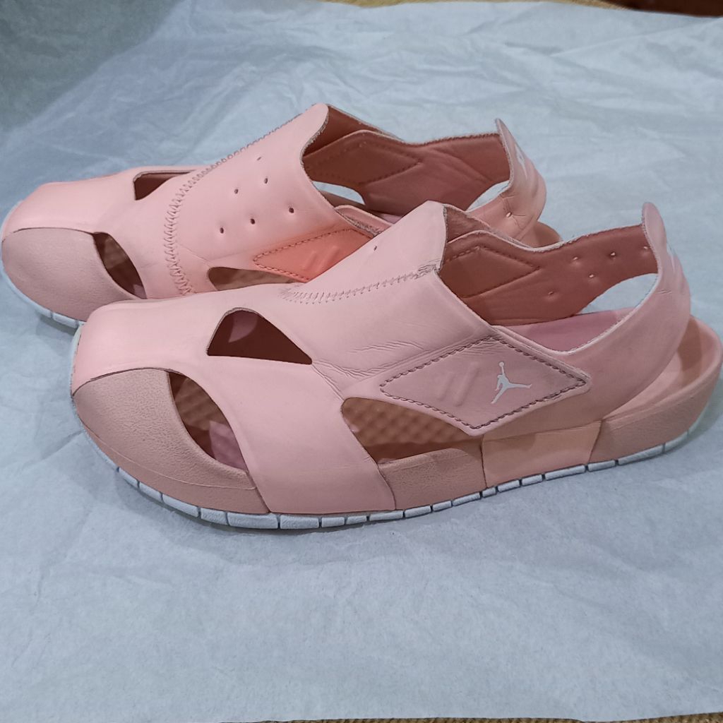 [Preloved] Sepatu Sandal Ni ke Jordan Flare Kids