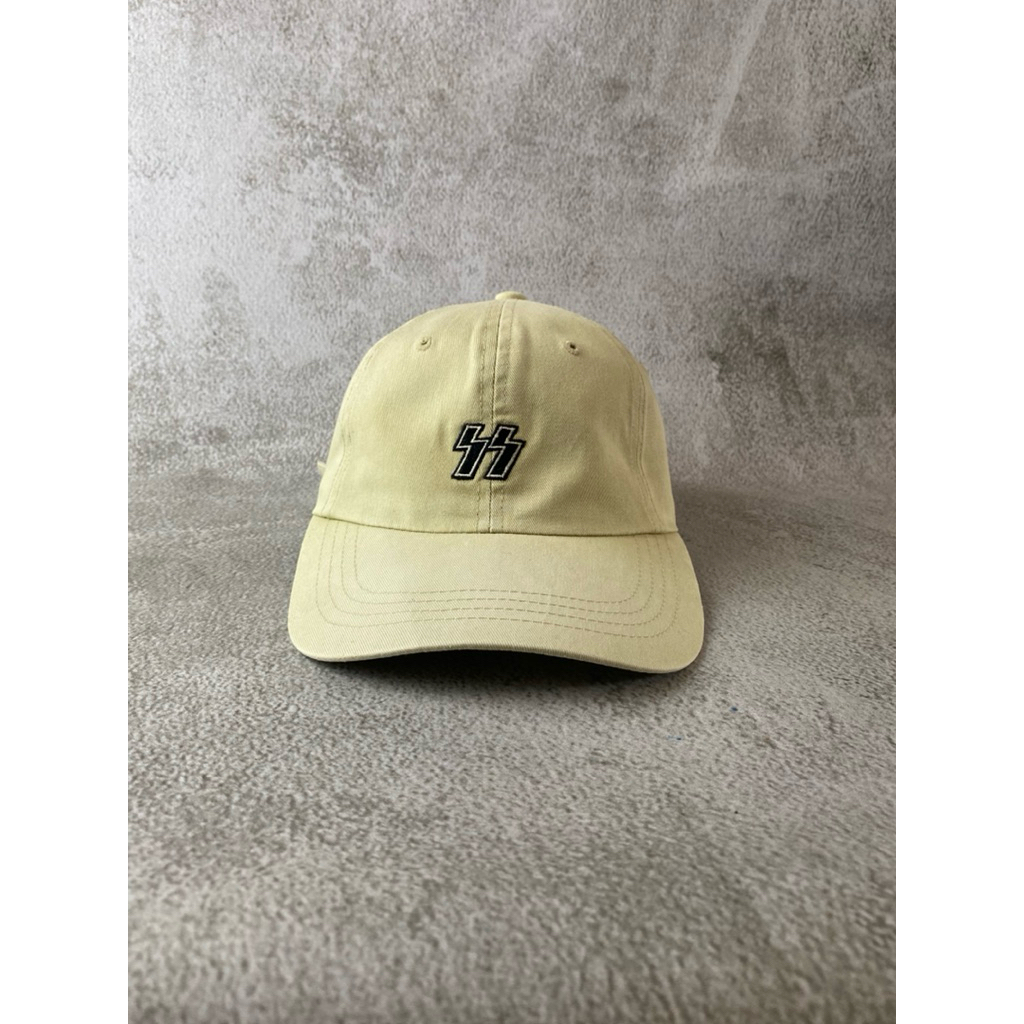 Topi Piecemaker cream adjusted