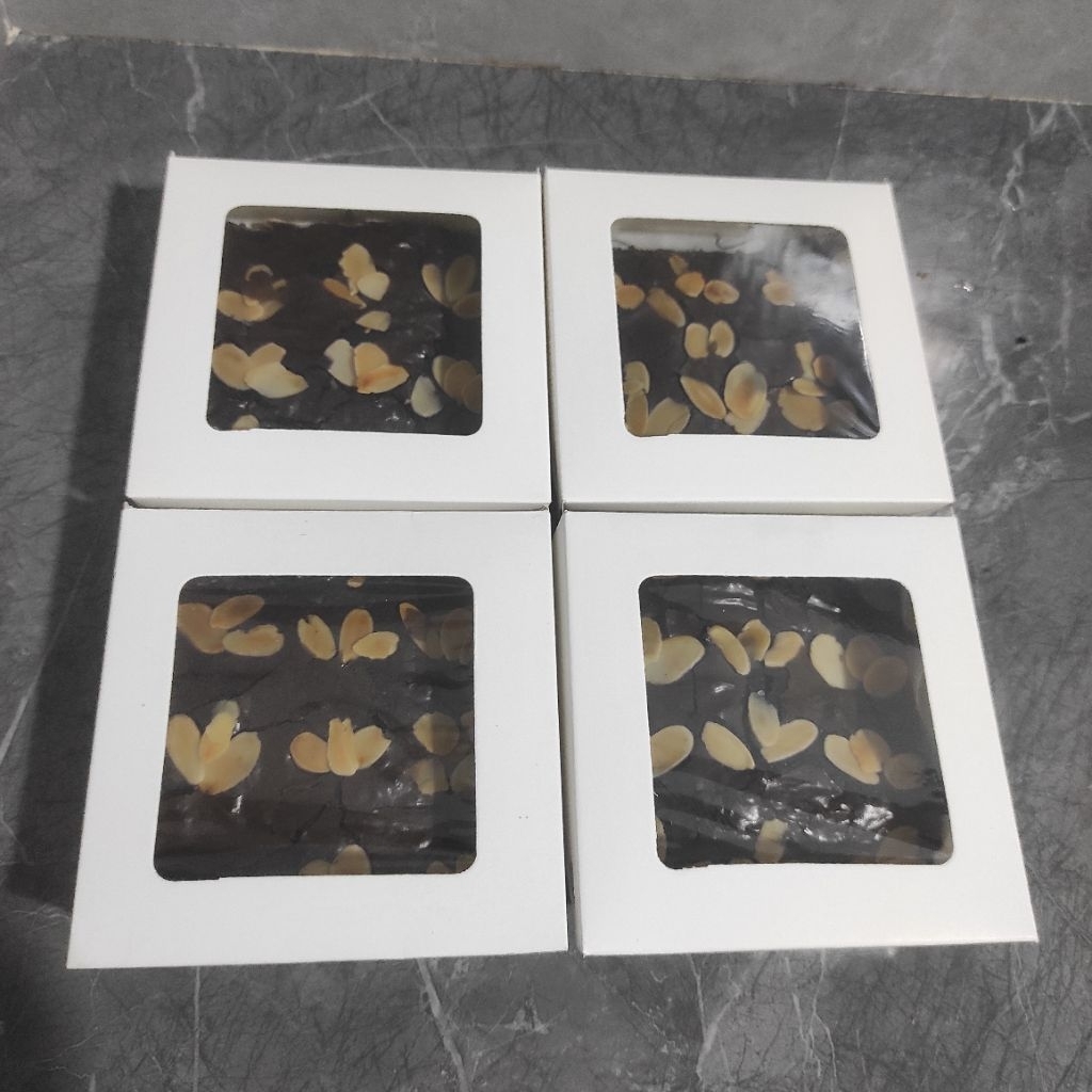 Fudgy Brownies Lumer — Brownies Coklat Premium Lembut & Moist by Nuna’s Cake