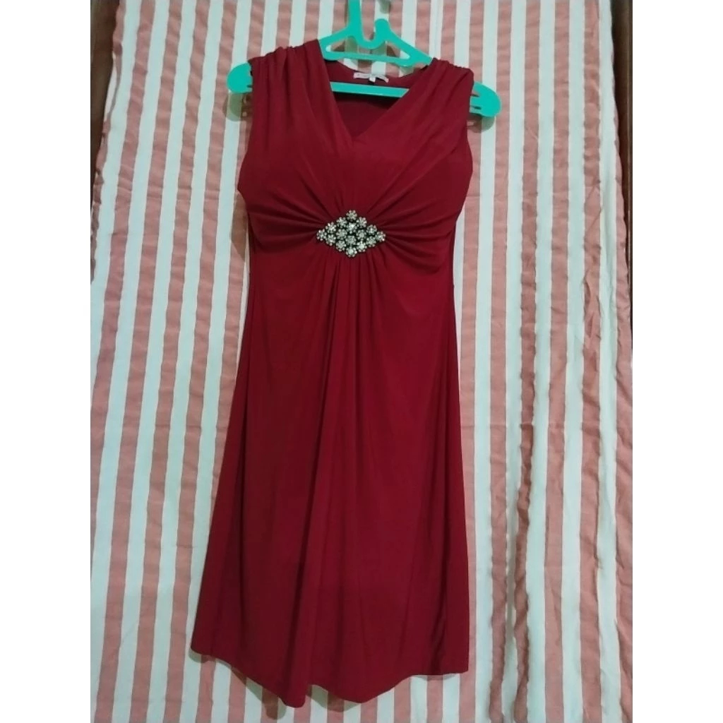 wedding dress gaun pesta chic simple preloved dress bridesmaids