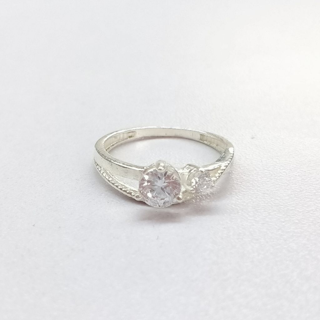 Cincin Wanita Model Permata Elegan Cincin Perak Asli 925 Lapis Emas Putih/Cincin Tunangan/Cincin Lam