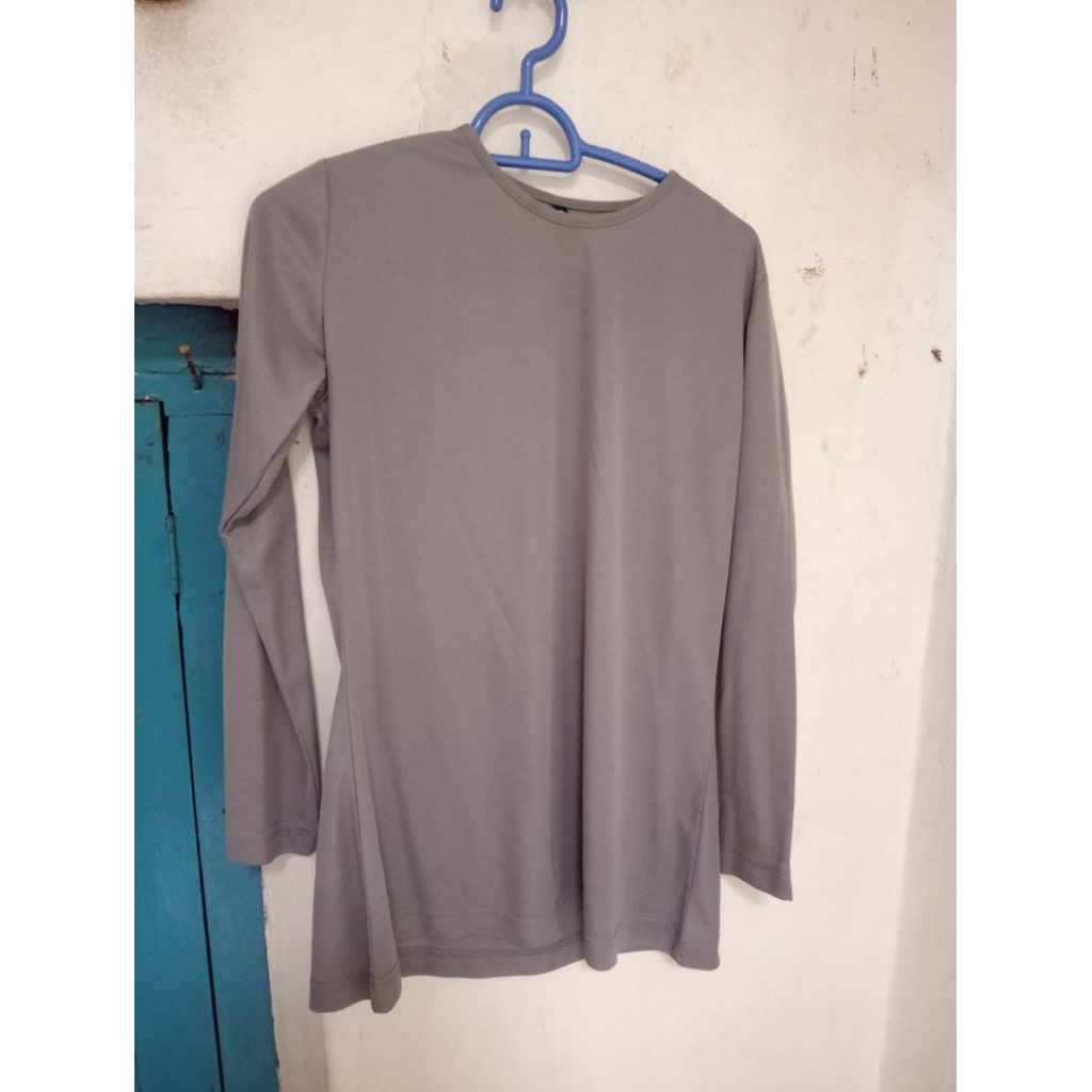 Preloved Manset panjang warna abu / Pakaian dalam