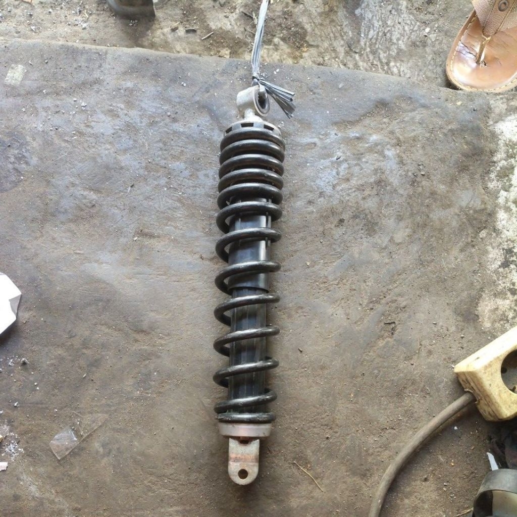 sokbreker belakang motor Honda matic