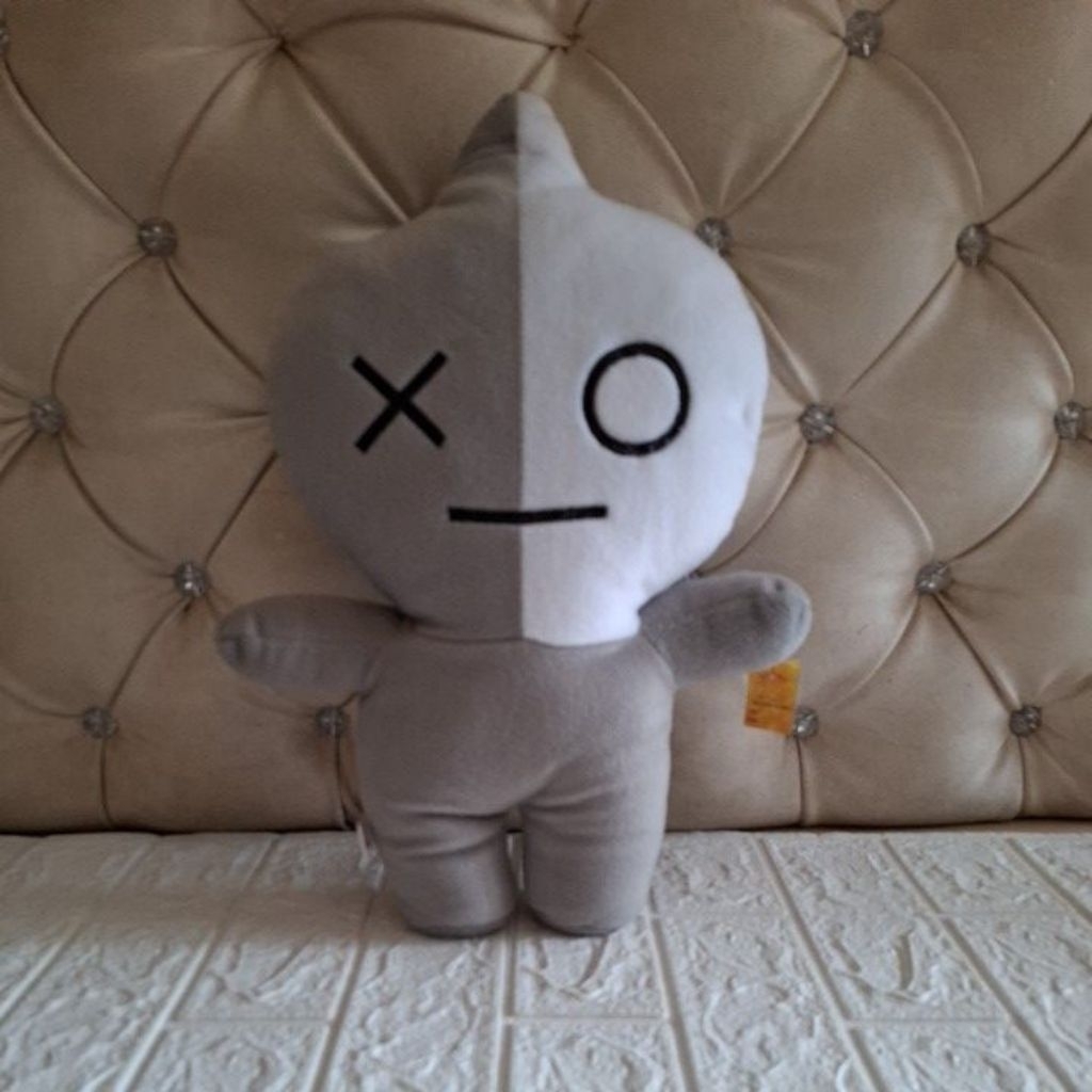 mainan boneka bt21