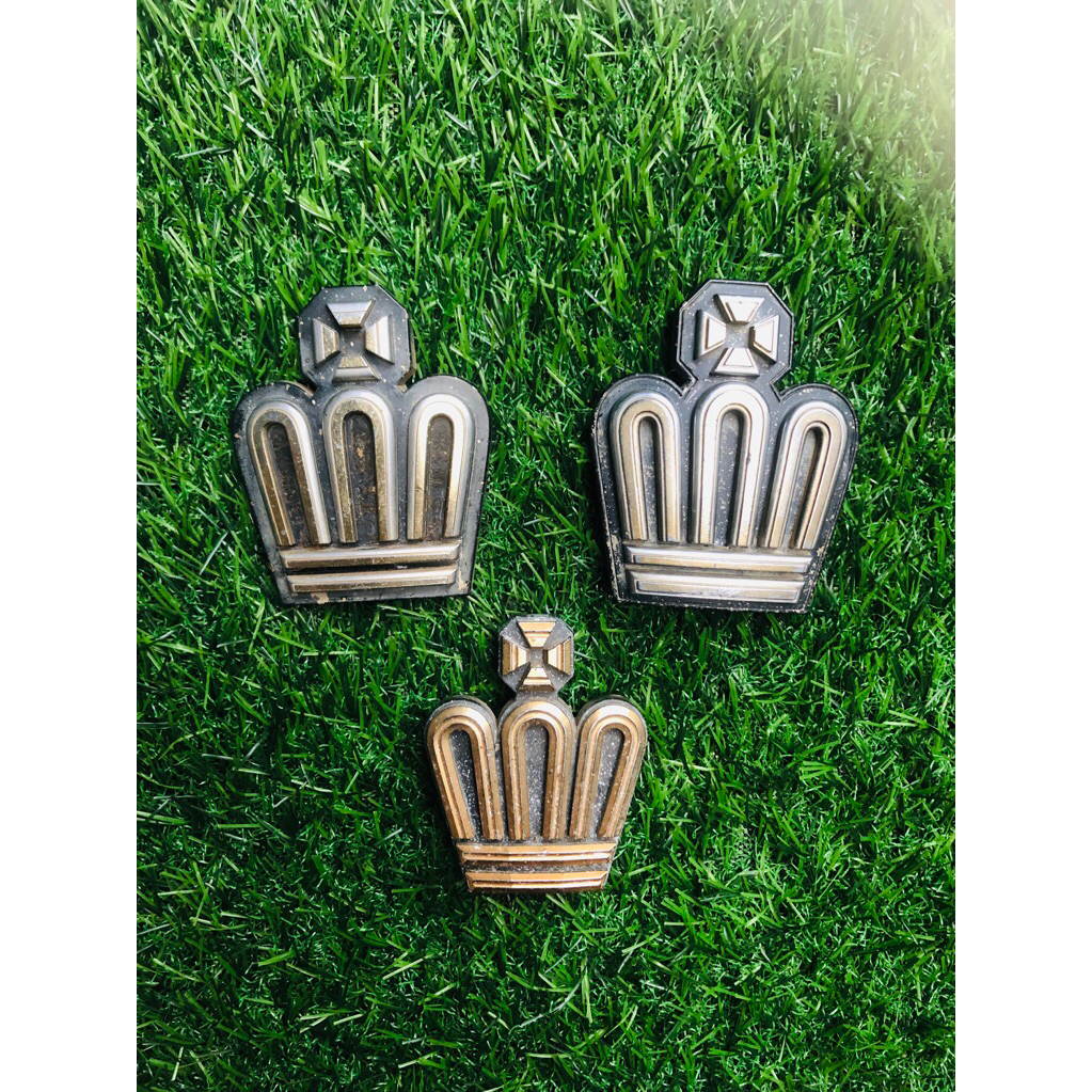 EMBLEM GRILL TOYOTA CROWN