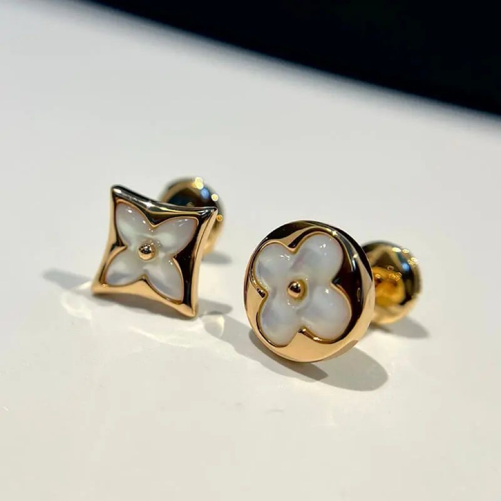 Aksesoris Wanita DreamOfDestiny Anting Tusuk Lv Motif Bunga Titanium