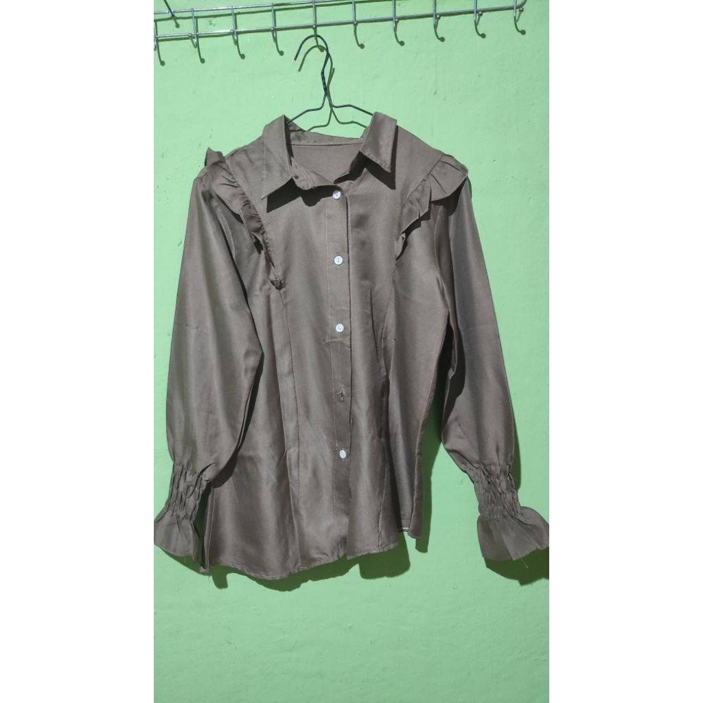 Blouse Coklat Ruffle