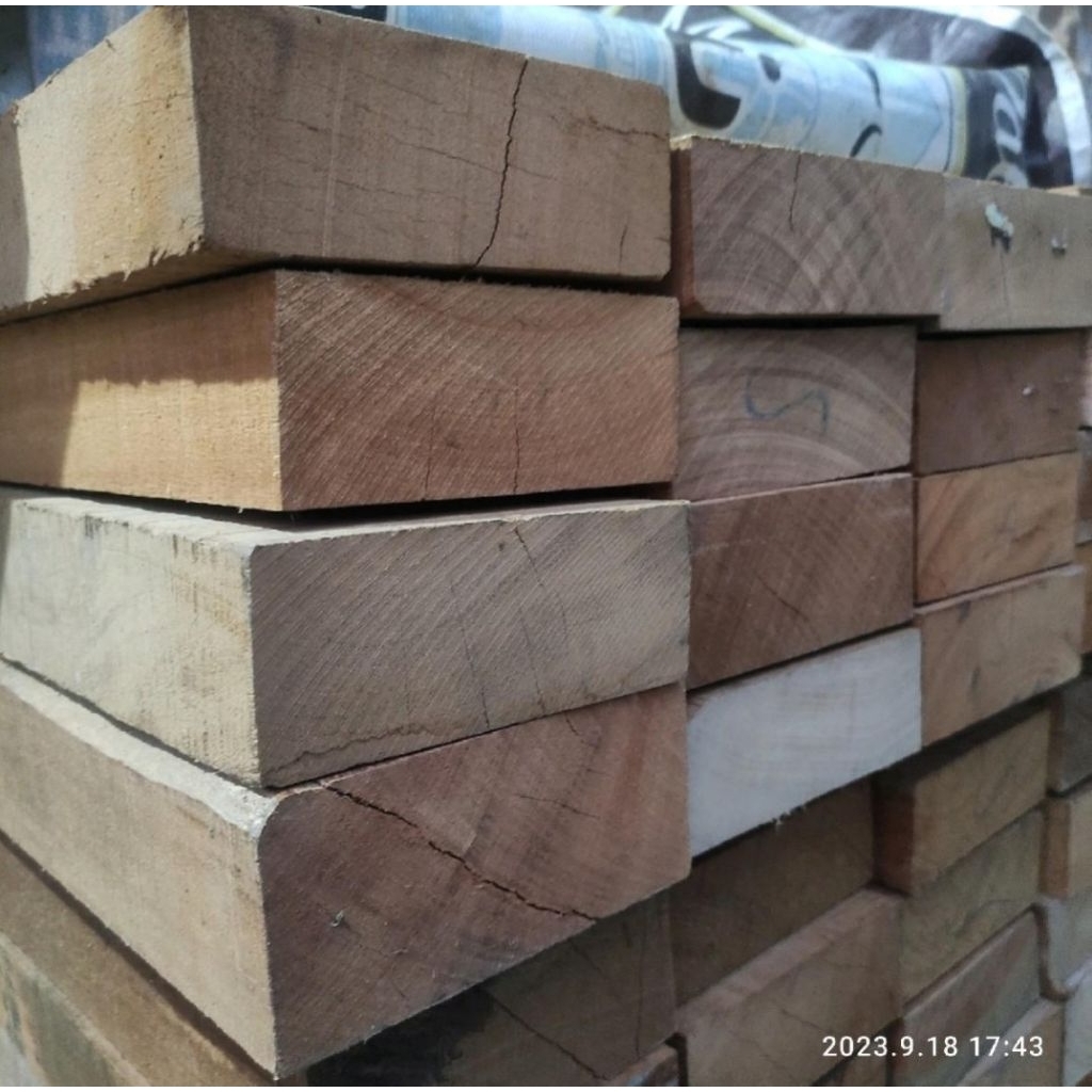 balok kayu bengkirai kalimantan