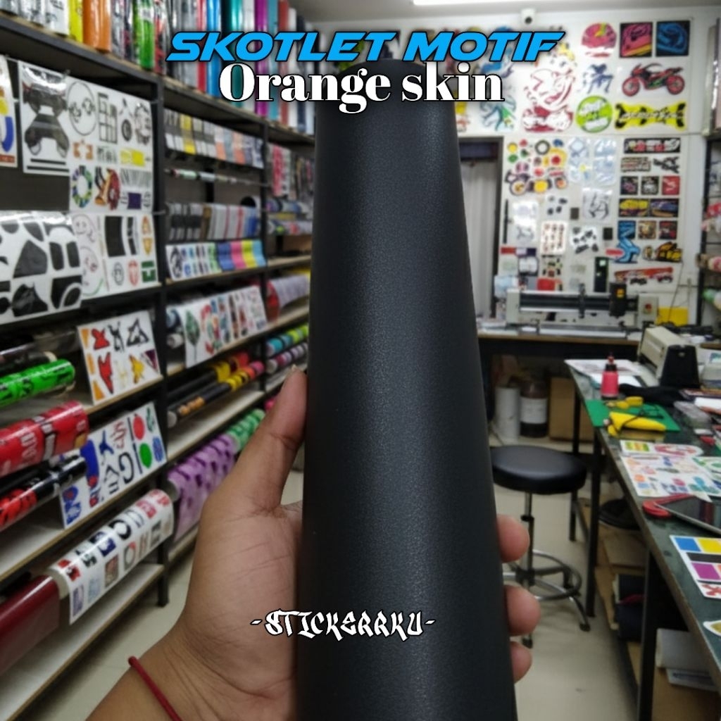 Skotlet motif kulit jeruk orange skin bertekstur hitam doff
