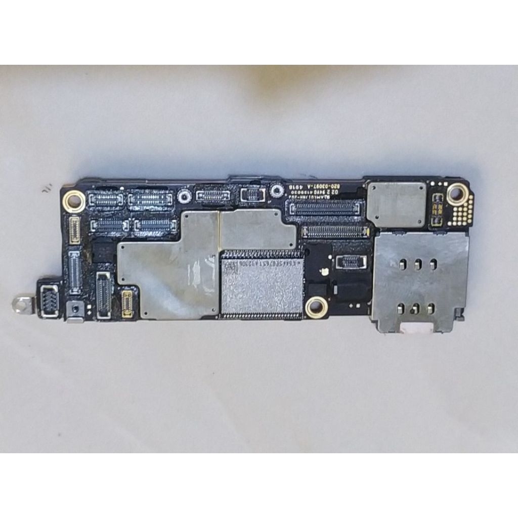 mesin iphone 15 PM 256 lock icloud