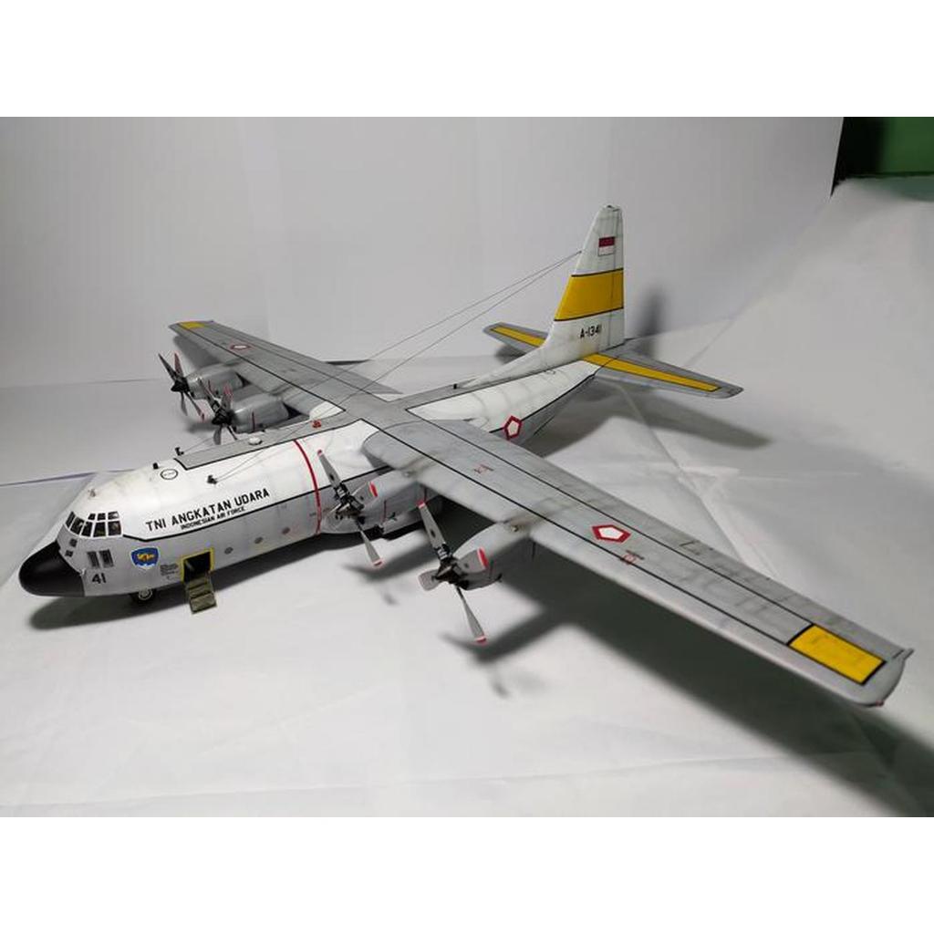 Diecast Pesawat Angkut Berat C-130 Hercules TNI AU Indonesia Skala 72