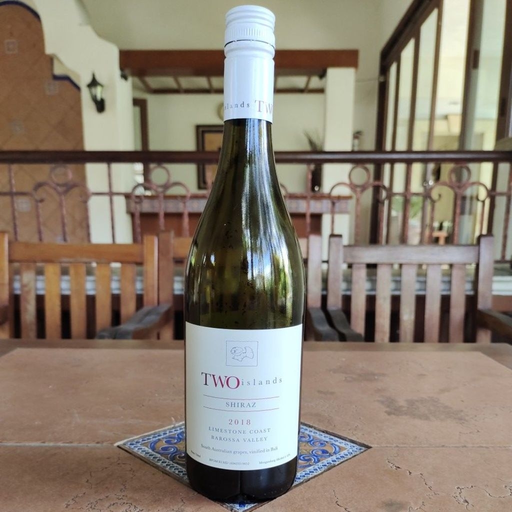 Botol bekas minuman impor