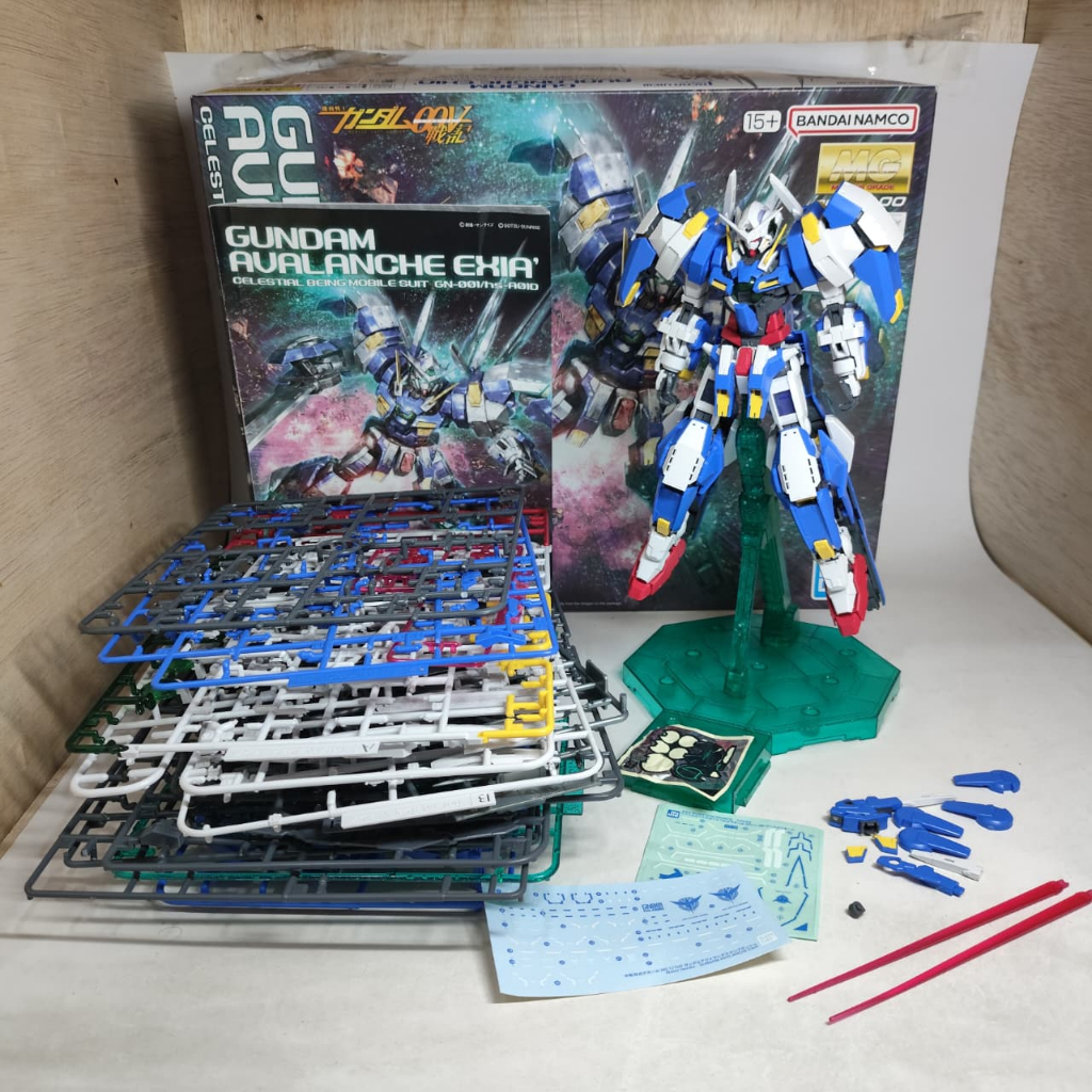 Bandai MG Avalanche Exia / Model Kit Gundam 1/100 2nd Sudah Rakit M015
