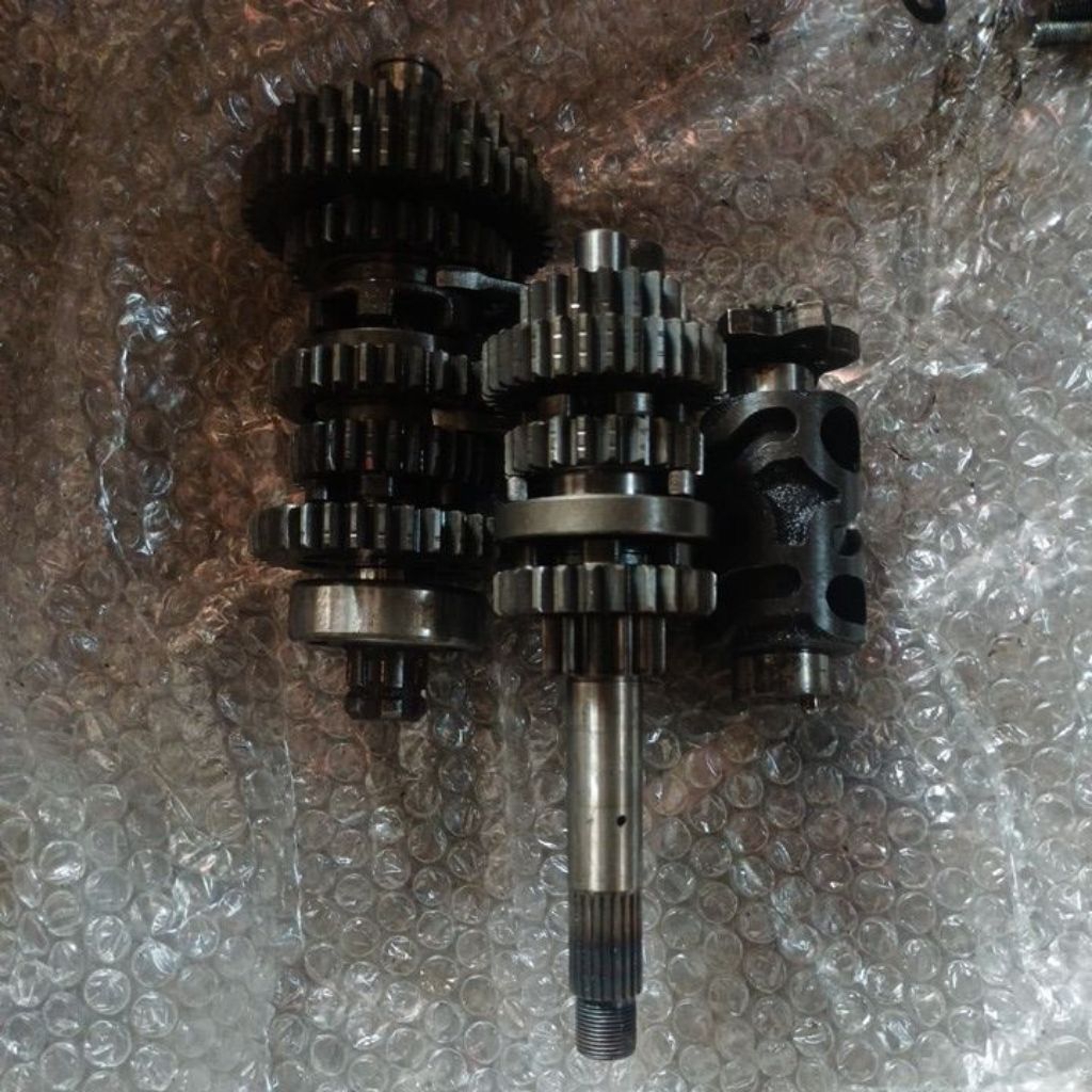 gigi rasio megapro new mono karbu KYE verza original