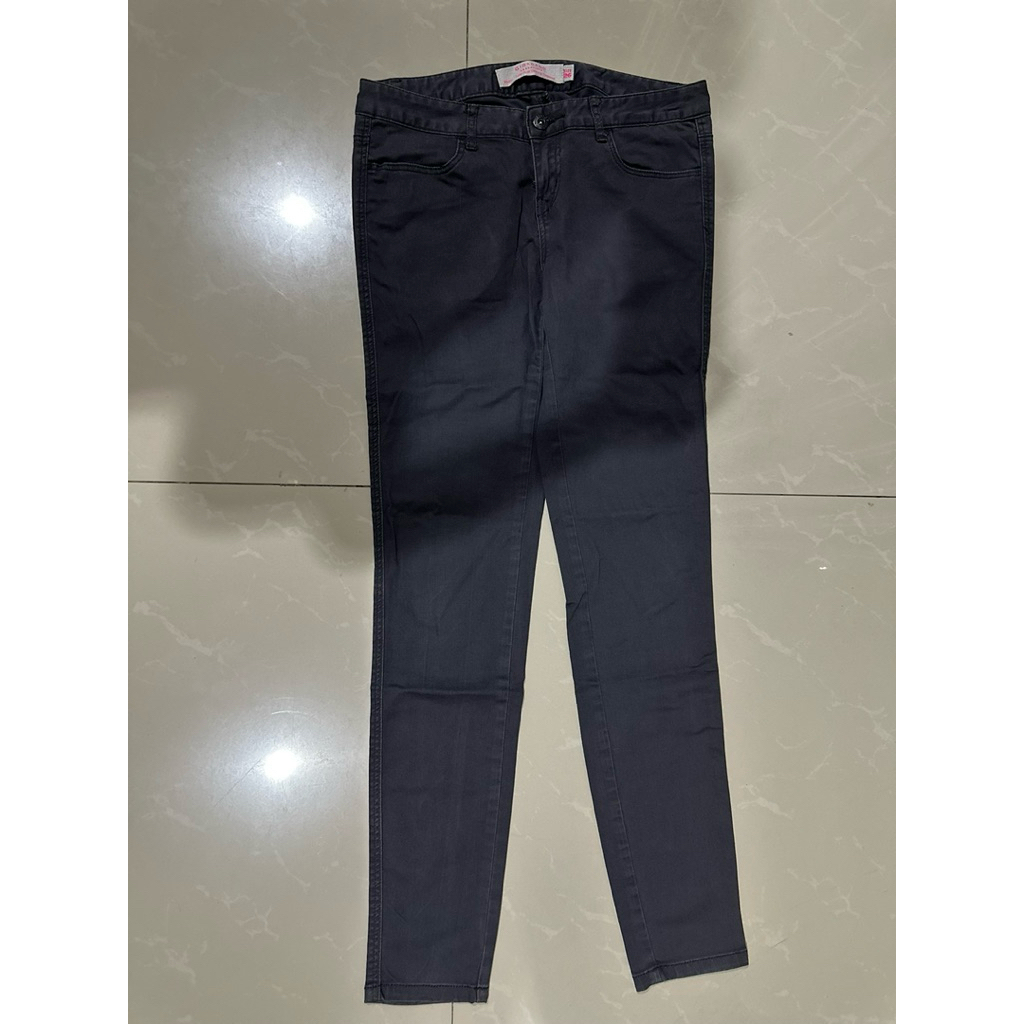 GIORDANO low rise skinny tappered celana panjang hitam