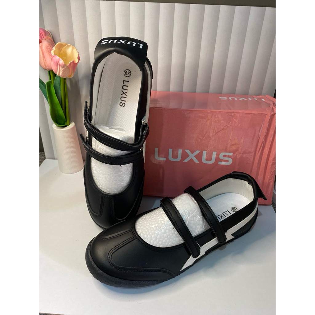 Luxus sepatu wanita size 39 / sepatu luxus nancy casual
