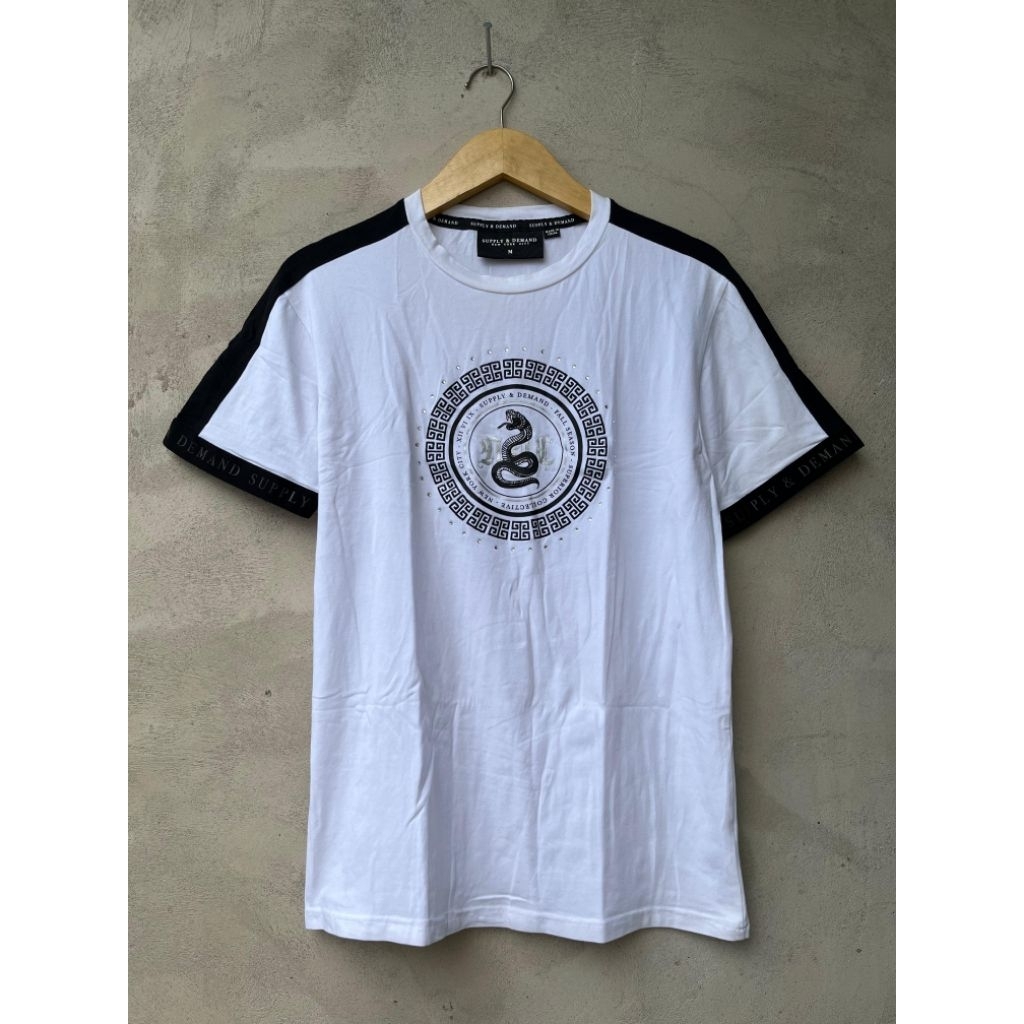 Supply and demand T-shirt M