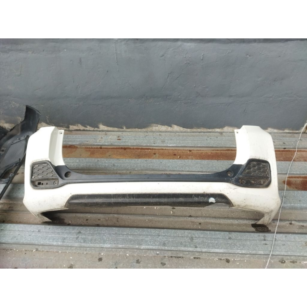 bemper belakang Honda Mobilio e