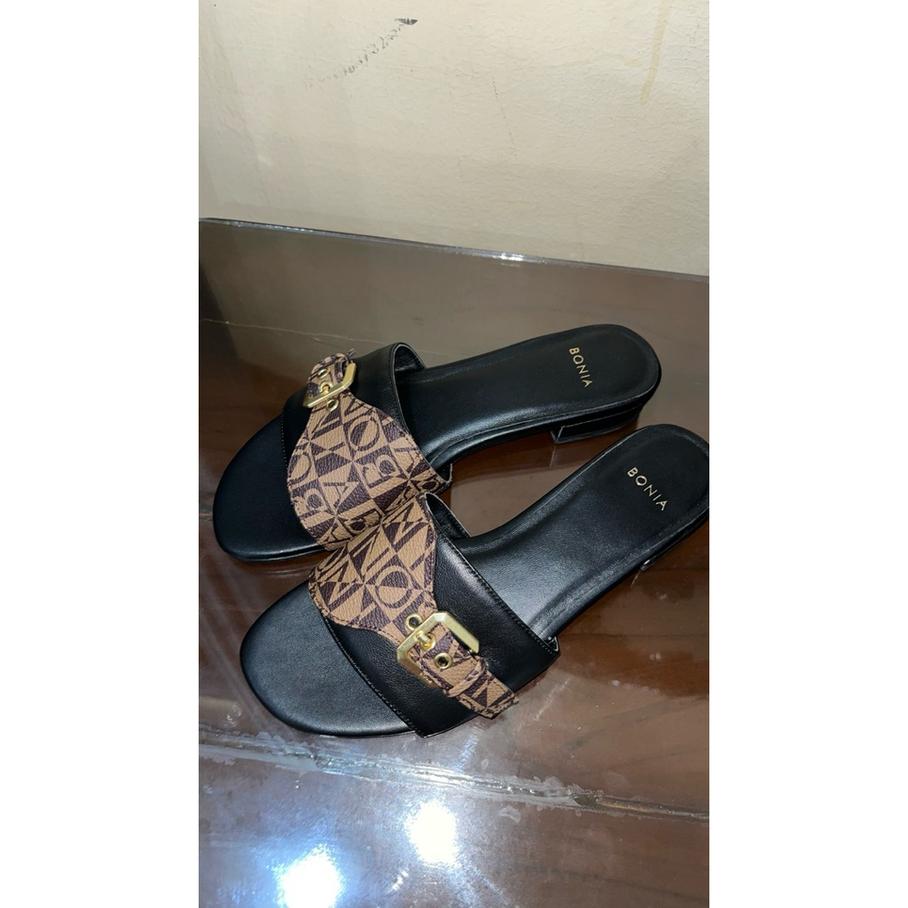 Sandal Bonia Preloved