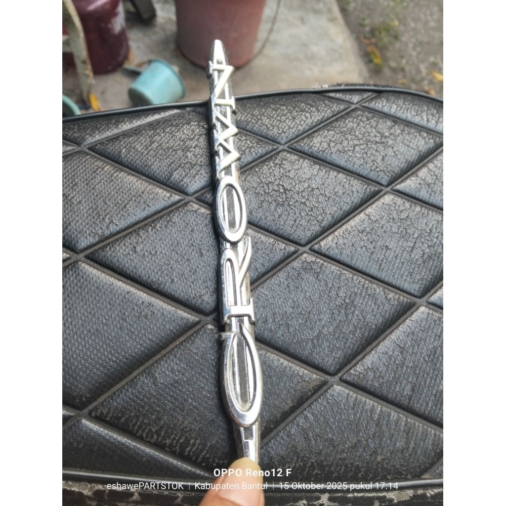 emblem Toyota crown origibal