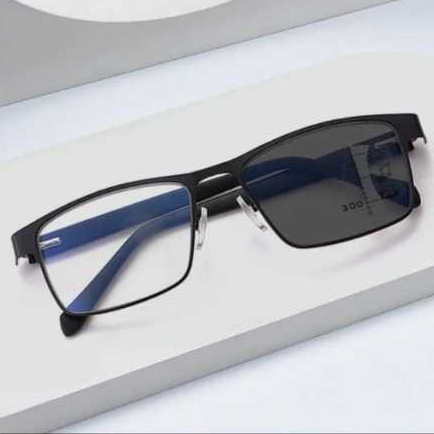 Kacamata Baca Plus Pria Photocromic Ori Optik Anti Radiasi UV400 Frame Kotak Metal Titanium Kaca Mat