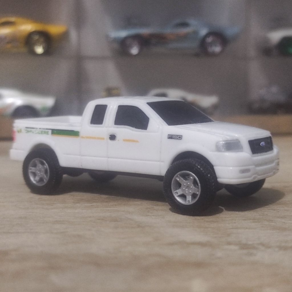 ERTL Ford F 150 ban karet