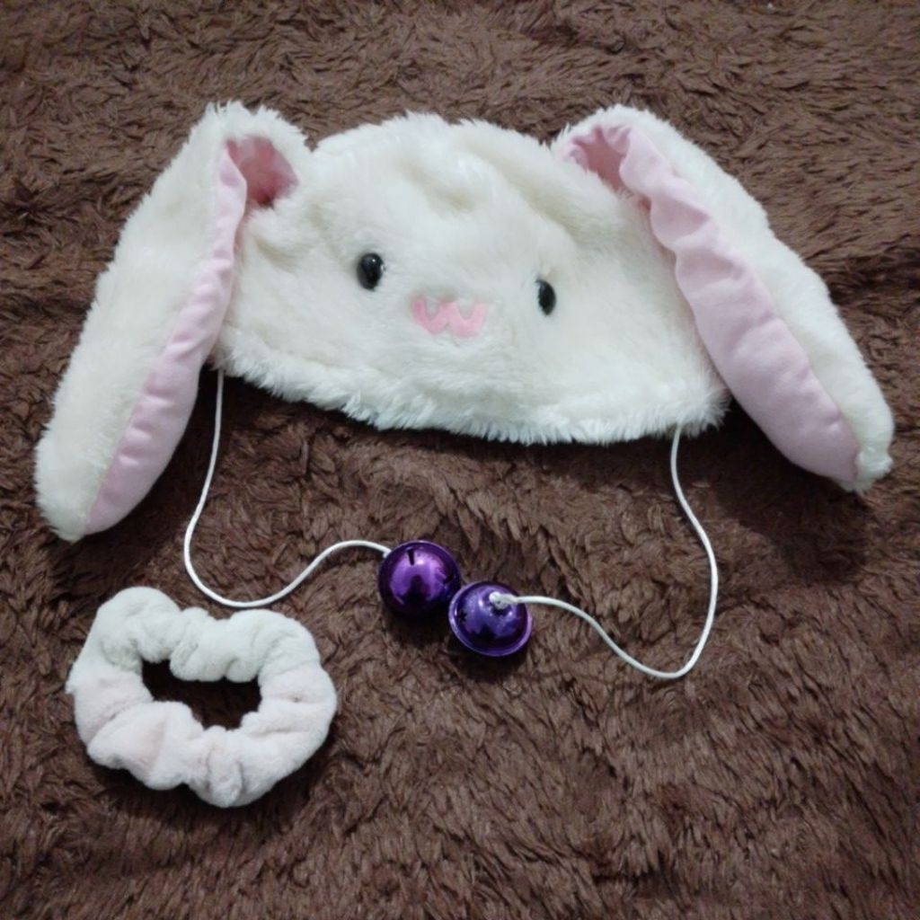 [PRELOVED] Topi Kelinci Lonceng & Ikat Rambut