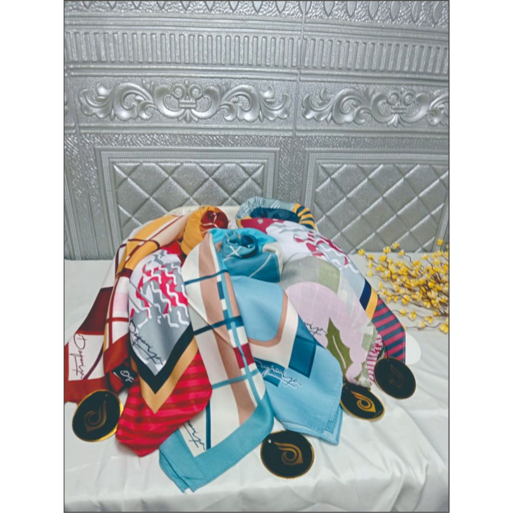 DAFANYA - Jilbab Motif  Kerudung Segi Empat Hijab Scarf bahan Voal Laser Cut