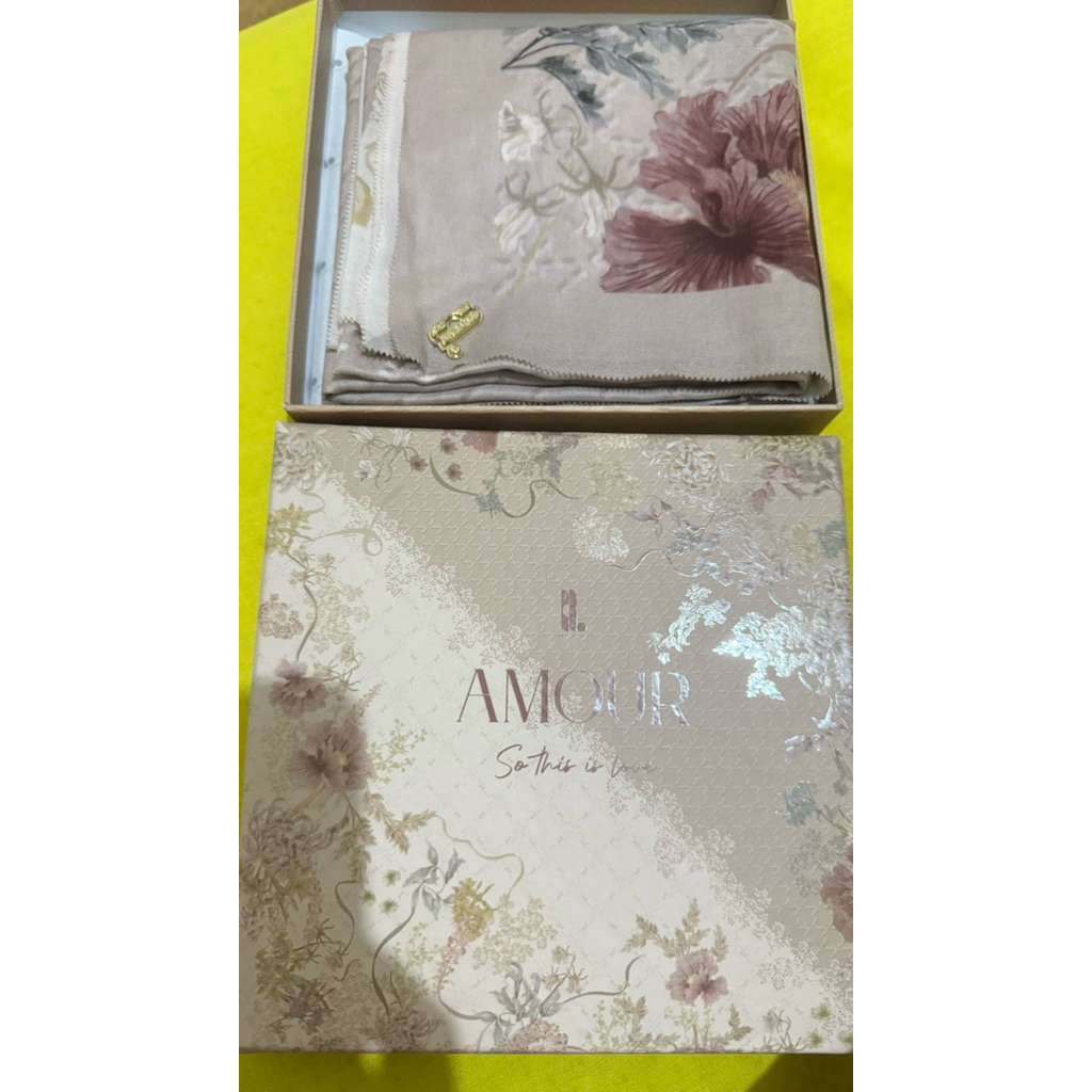 Amour Scraf Oat by HeyLocal