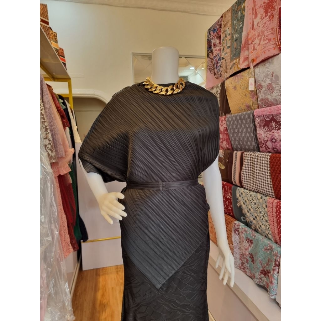 Atasan baju Blouse wanita Pleats plisket polos