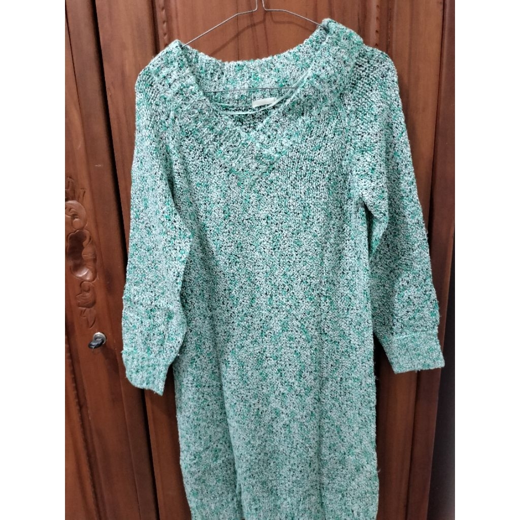Preloved Knit Dress V-Neck by GU Uniqlo