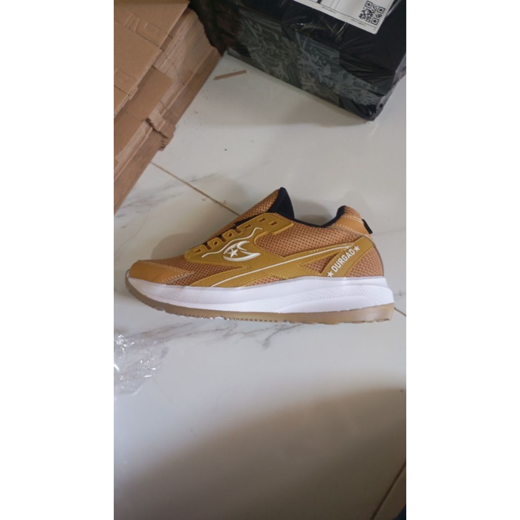 sepatu sneakers pria wanita Korean style