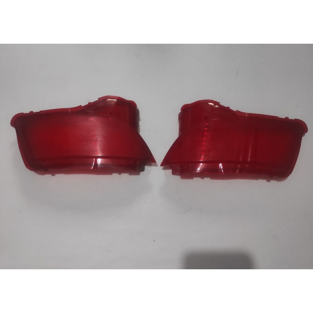 MIKA REFLEKTOR MATA KUCING BEMPER BELAKANG YARIS LELE 2014 2015 2016 2017 ORIGINAL