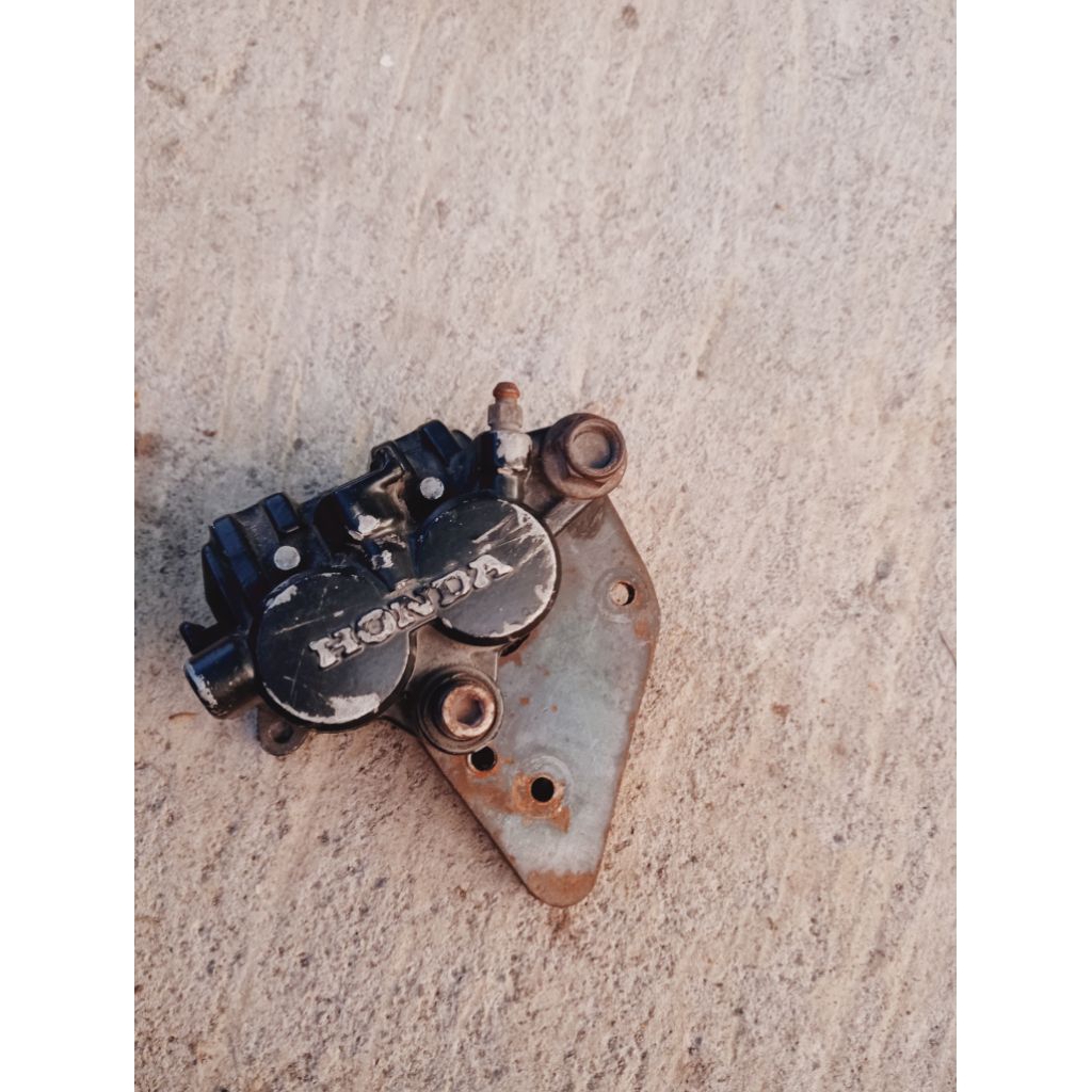 kaliper depan moge honda