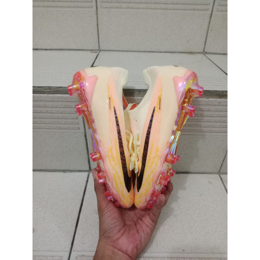 Sepatu Bola Phantom Gx Orange