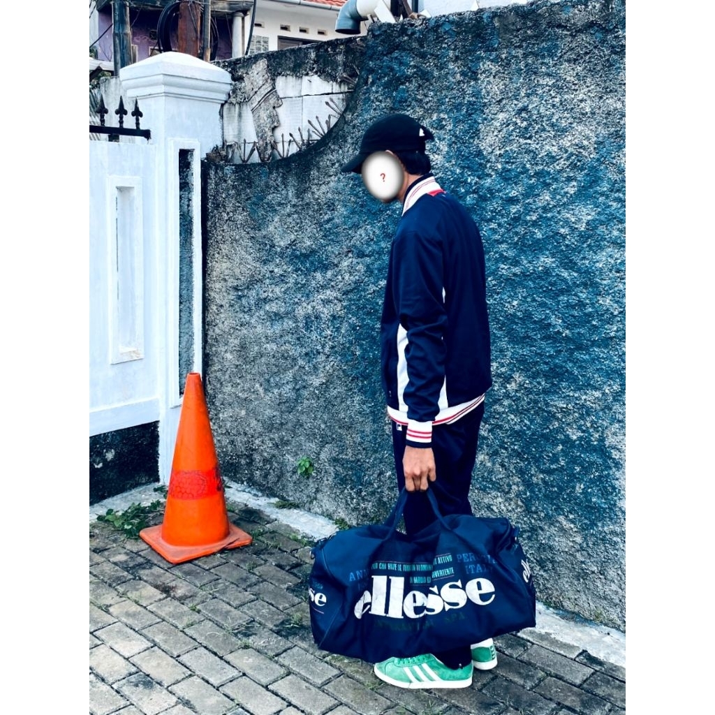 Barrel bag ellesse italy vintage