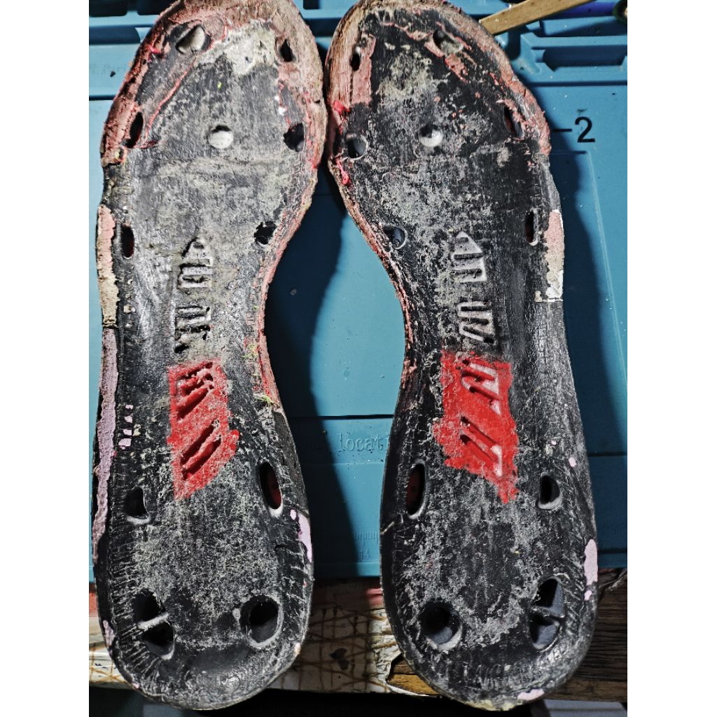 outsole original sepatu bola