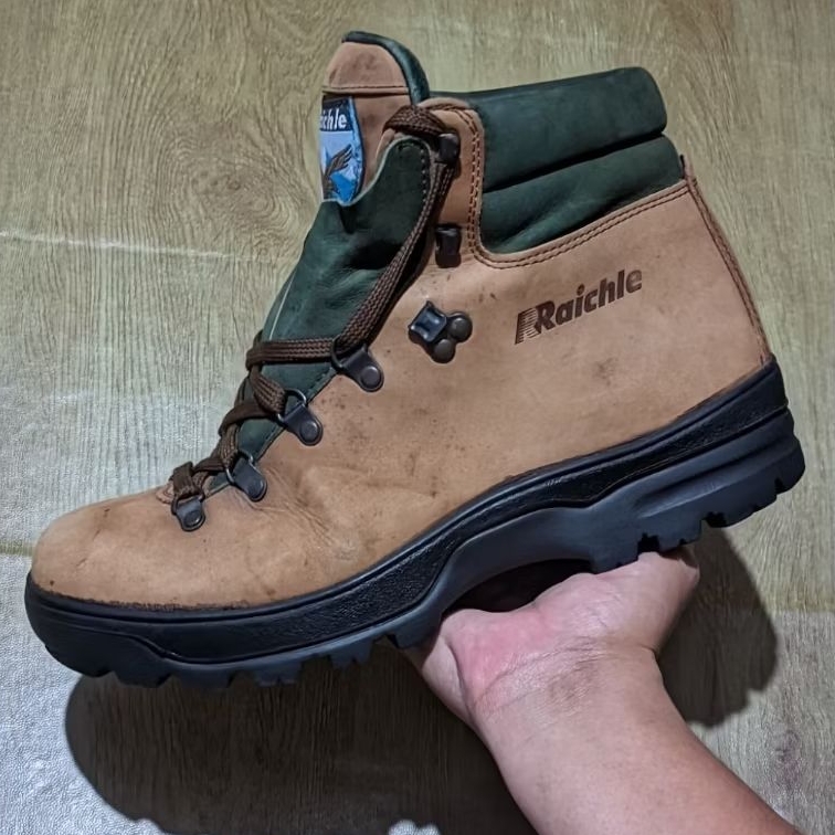 SEPATU OUTDOOR HIKING SECOND