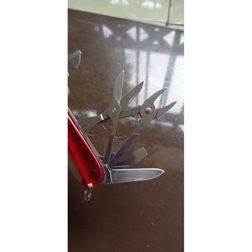 Victorinox craftsman red Ruby bekas original