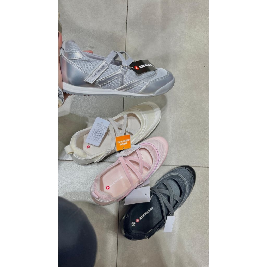 airwalk escalate & eunik woman