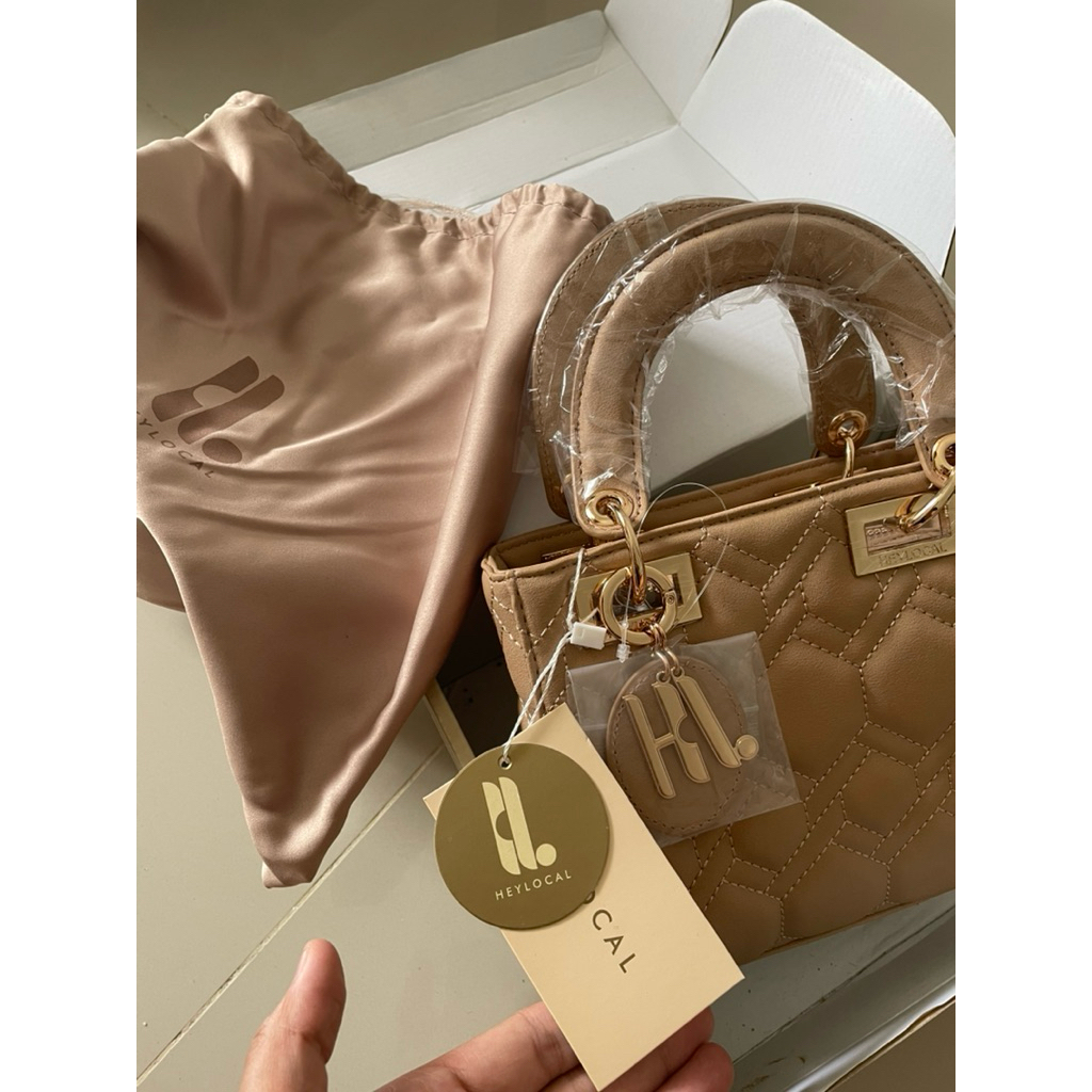 HEYLOCAL BLOOM BAG ( Beige) NEW