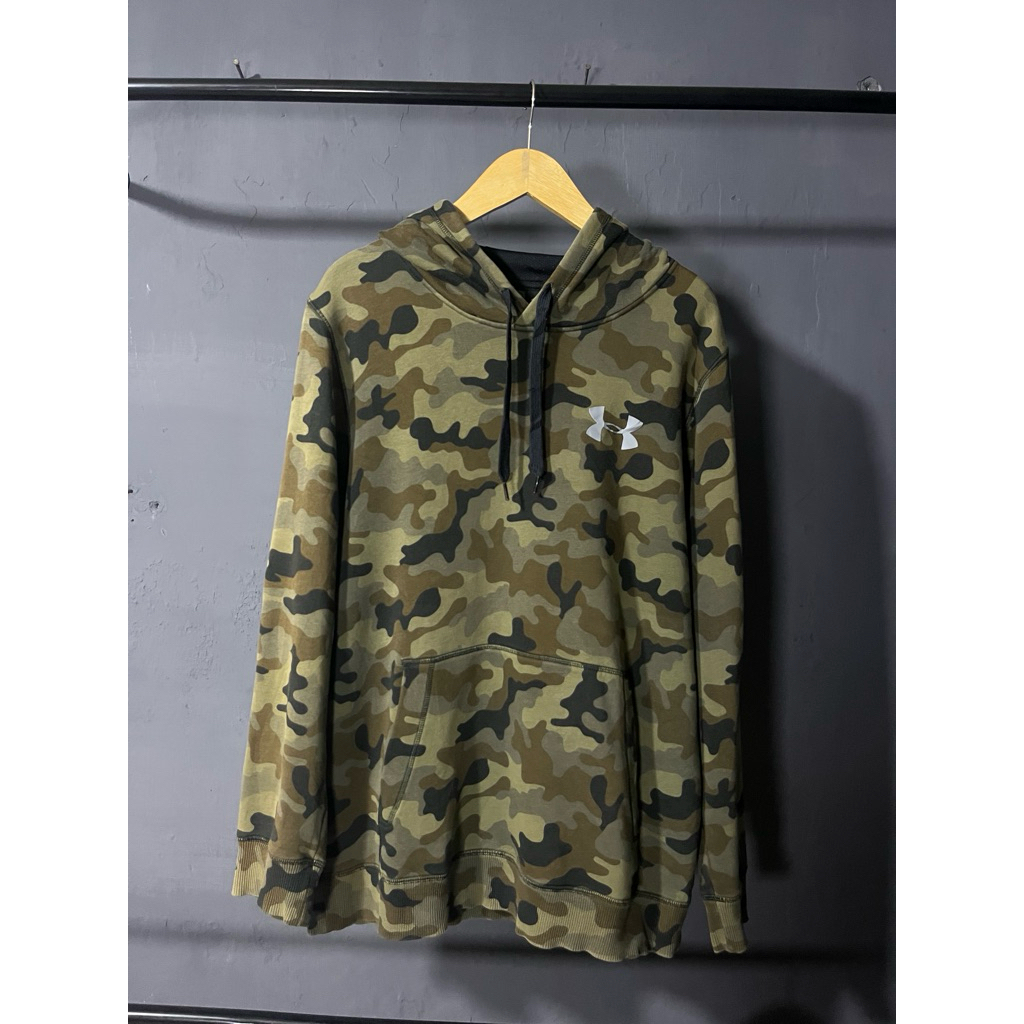 hoodie under armour camo