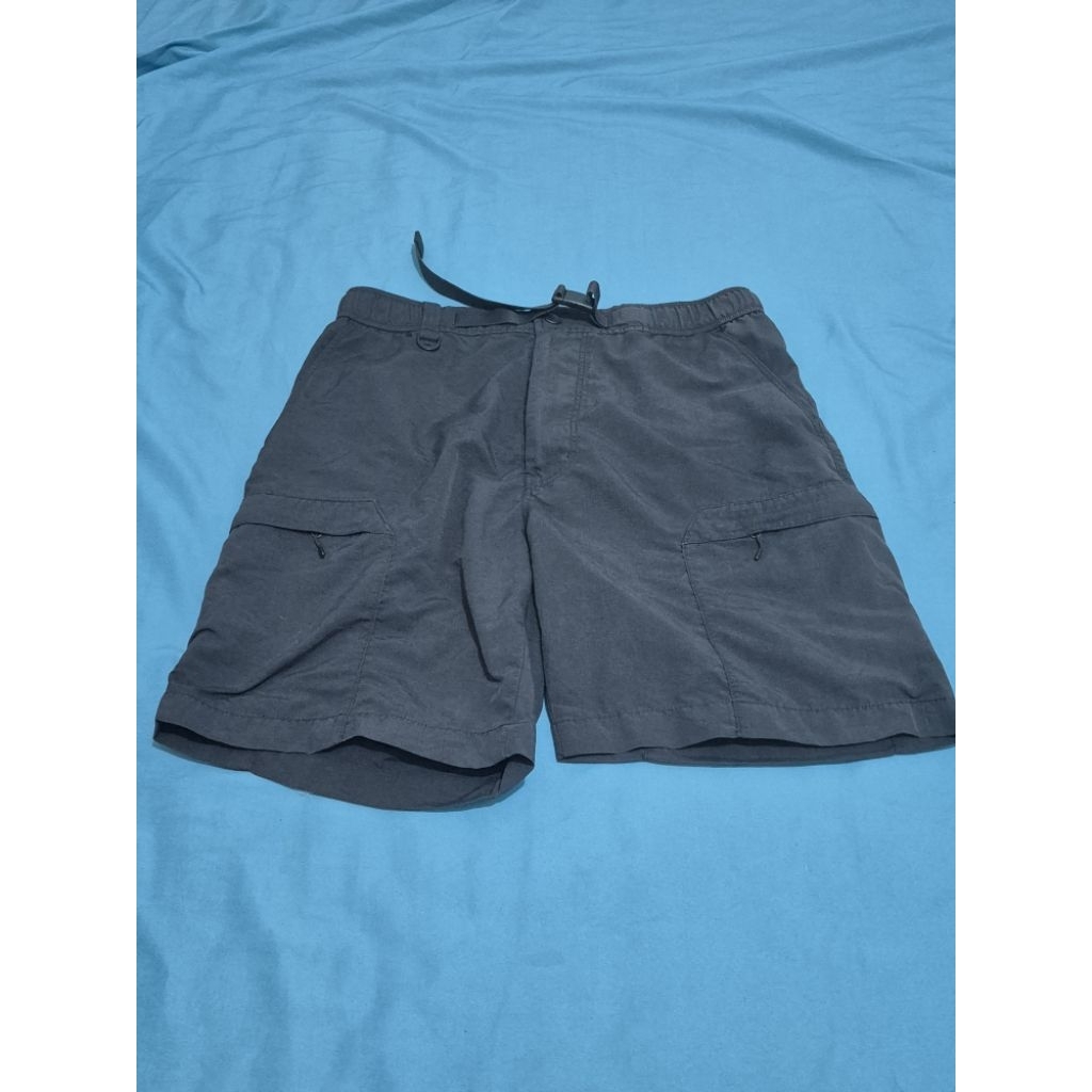 UNIQLO UTILITY SHORT PANTS
