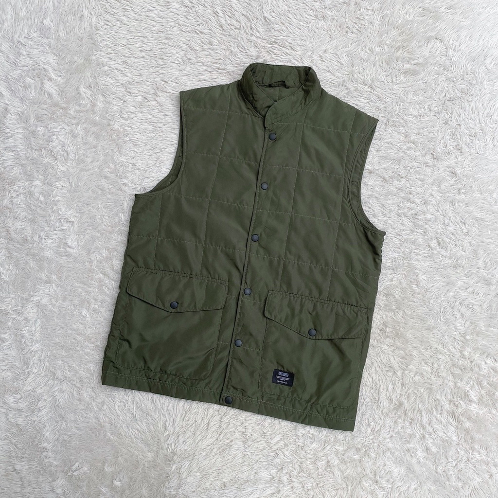 The Stori Vintage Plaid Nylon Vest Rompi